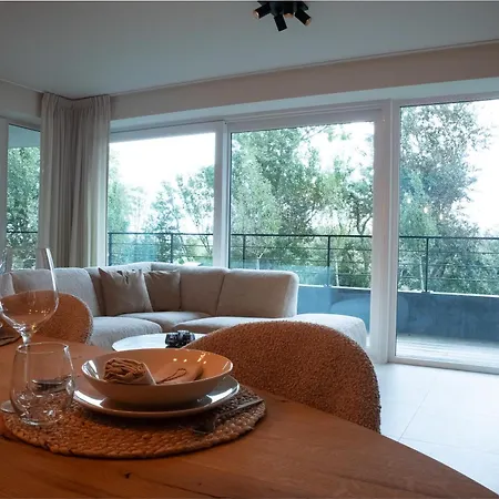 - Modern With Garage Near The Ostende