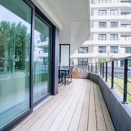 - Modern With Garage Near The Lejlighed