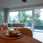 - Modern With Garage Near The Ostende