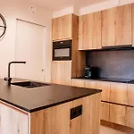 - Modern With Garage Near The Apartmán Ostende