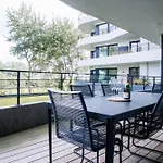 - Modern With Garage Near The Apartmán